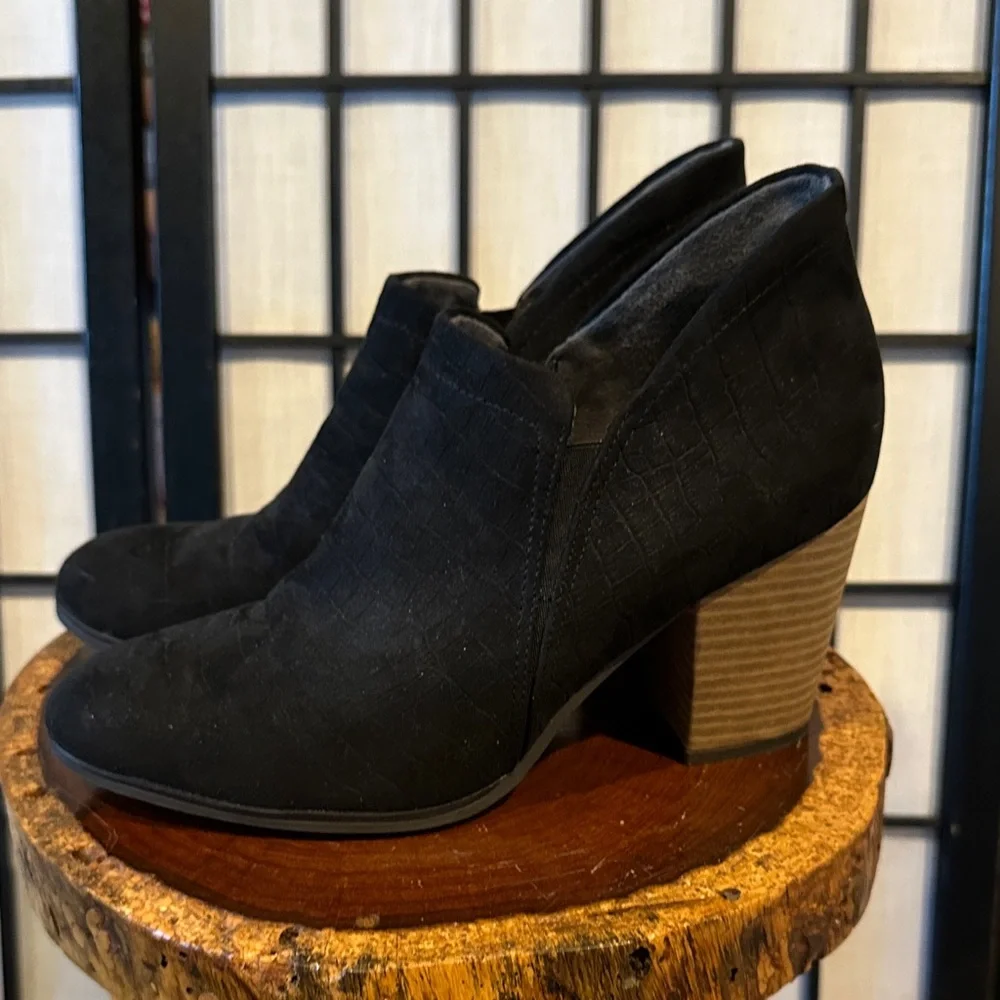 Dr. Scholl's Black Croc Embossed Sude Ankle Booties Worn Once 10m